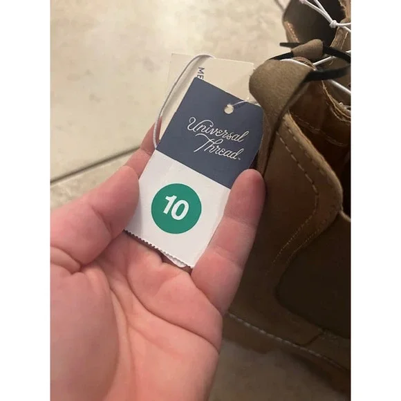 Universal Threads Light Tan Carmel Brown Boot SIze 10 NWT - Picture 3 of 4